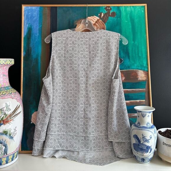 ALFRED SUNG Geometric Black and White Blouse - Picture 9 of 15